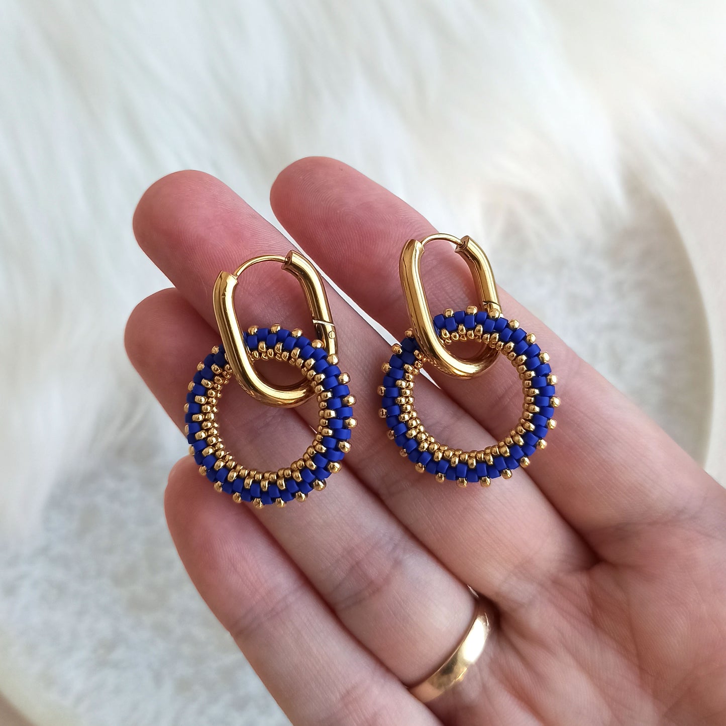 Sada šperků – náušnice a přívěsek 23 mm v královsky modré a zlaté barvě