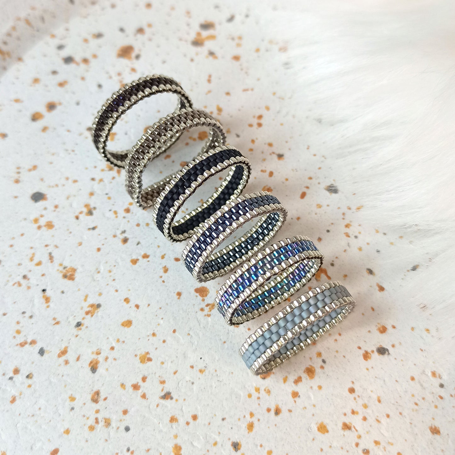 Jemný prstýnek – barvy na výběr