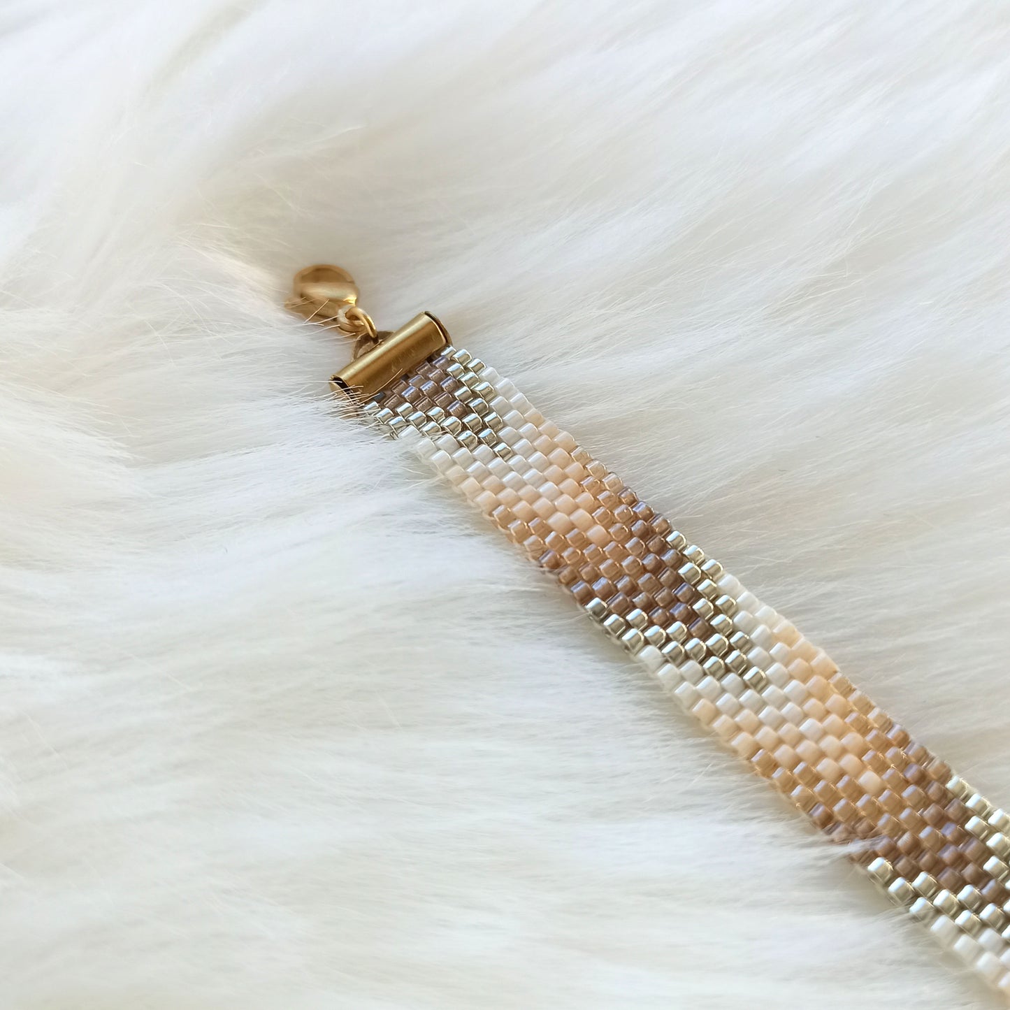 Sada náramků s gradientem v hnědo-béžových odstínech