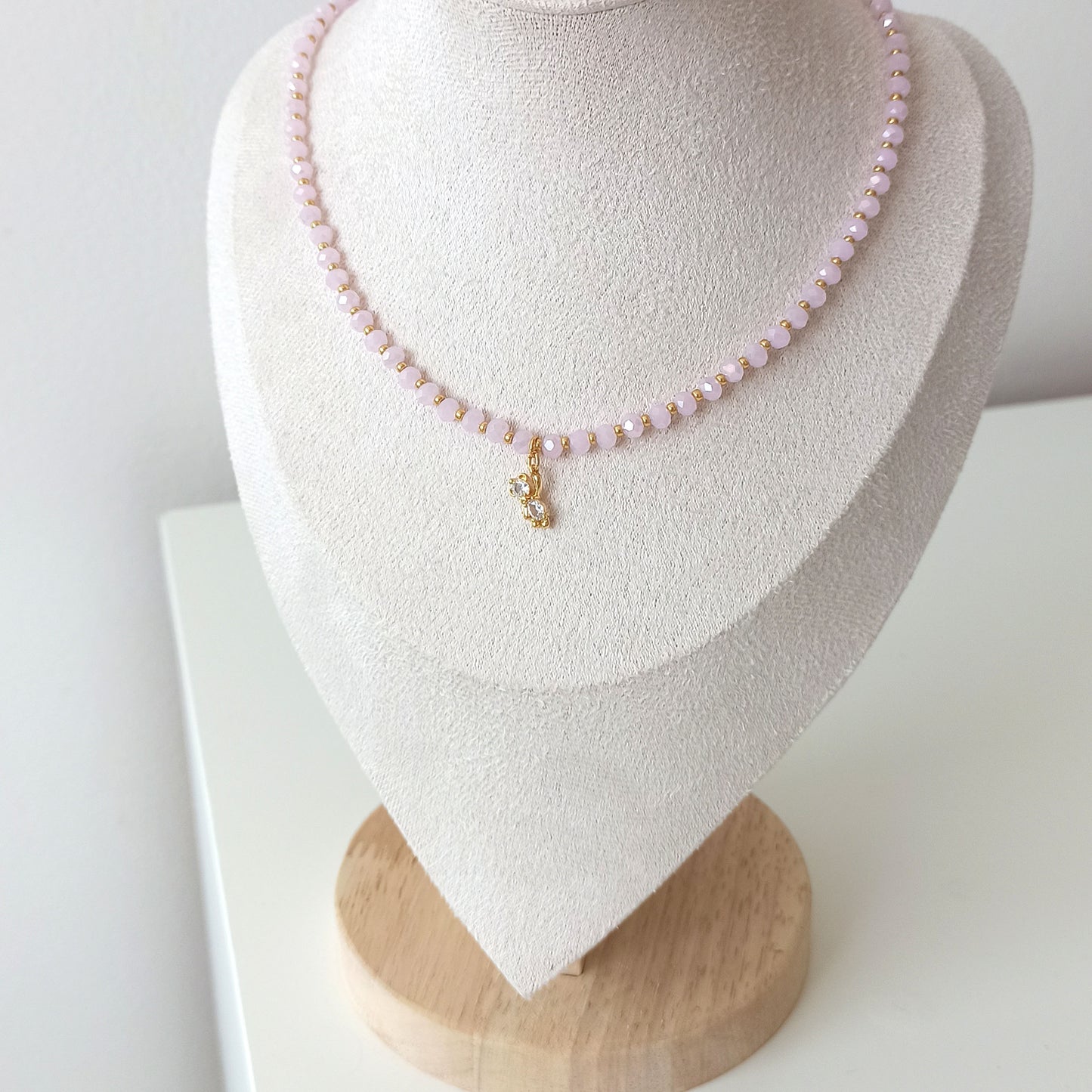 Jemný náhrdelník s přívěskem medvídka