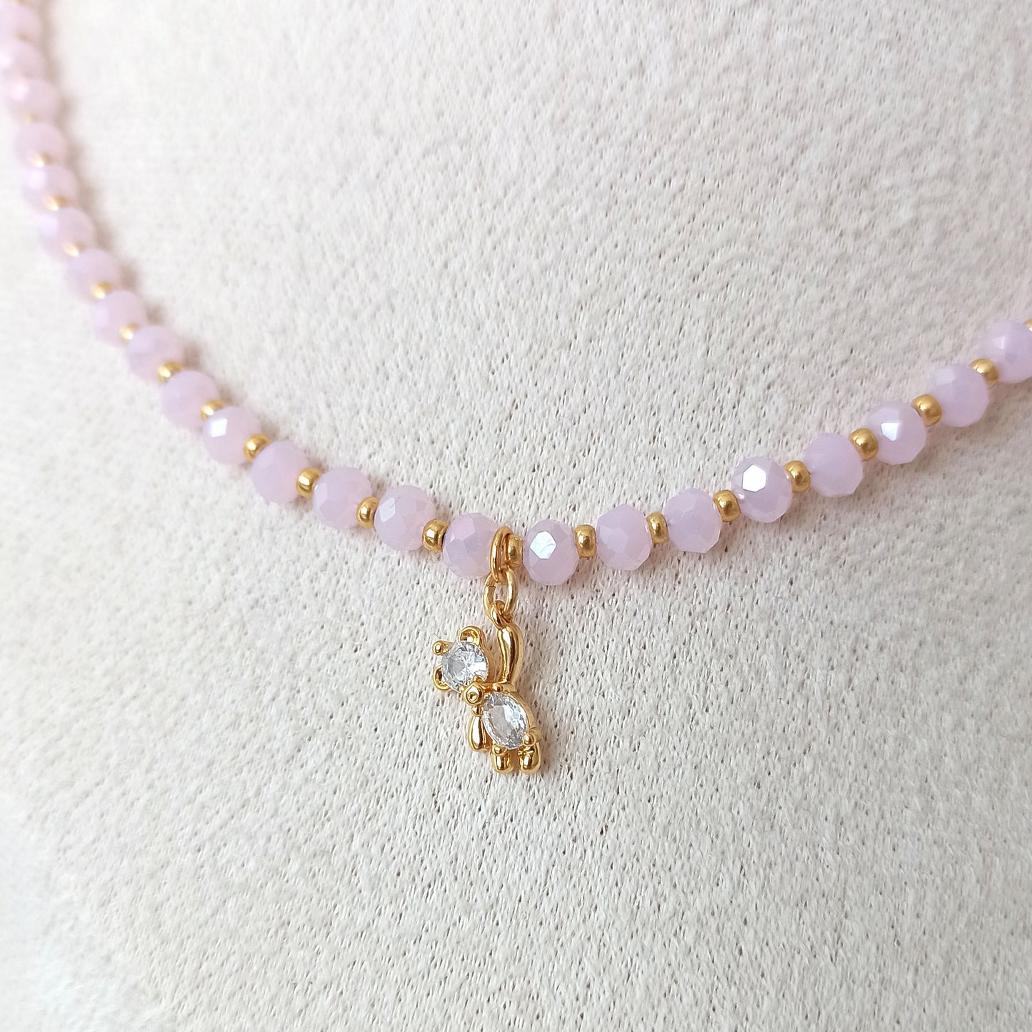 Jemný náhrdelník s přívěskem medvídka