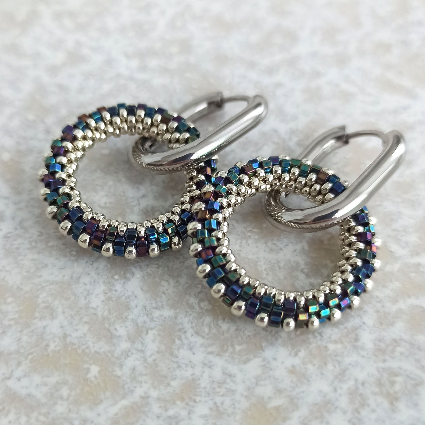 Náušnice 23 mm v tmavě modré a stříbrné barvě