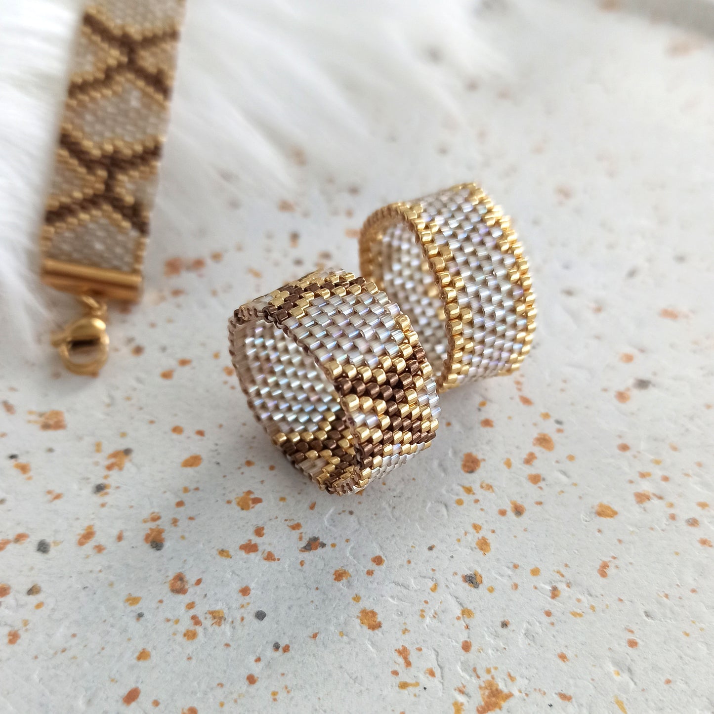 Teplé hnědé prsteny na výběr