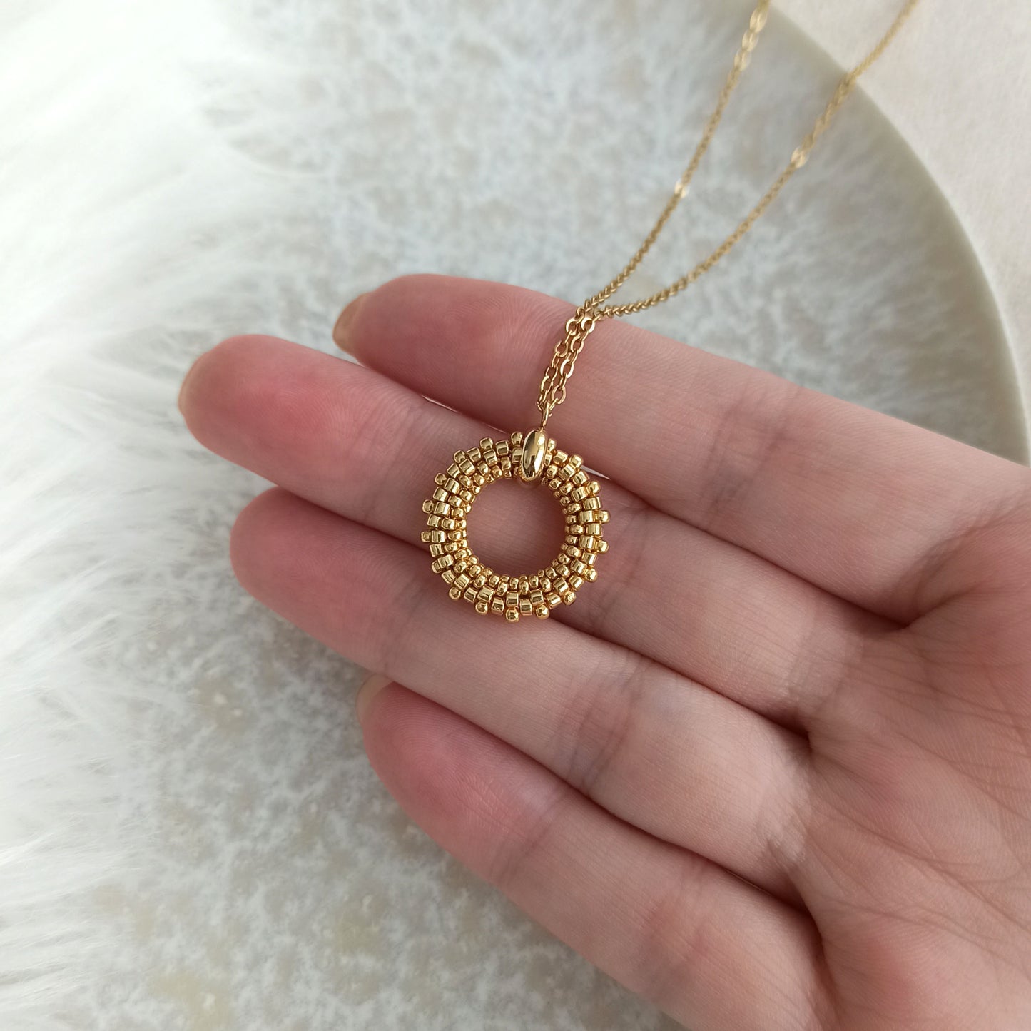 Gold pendant 19 mm
