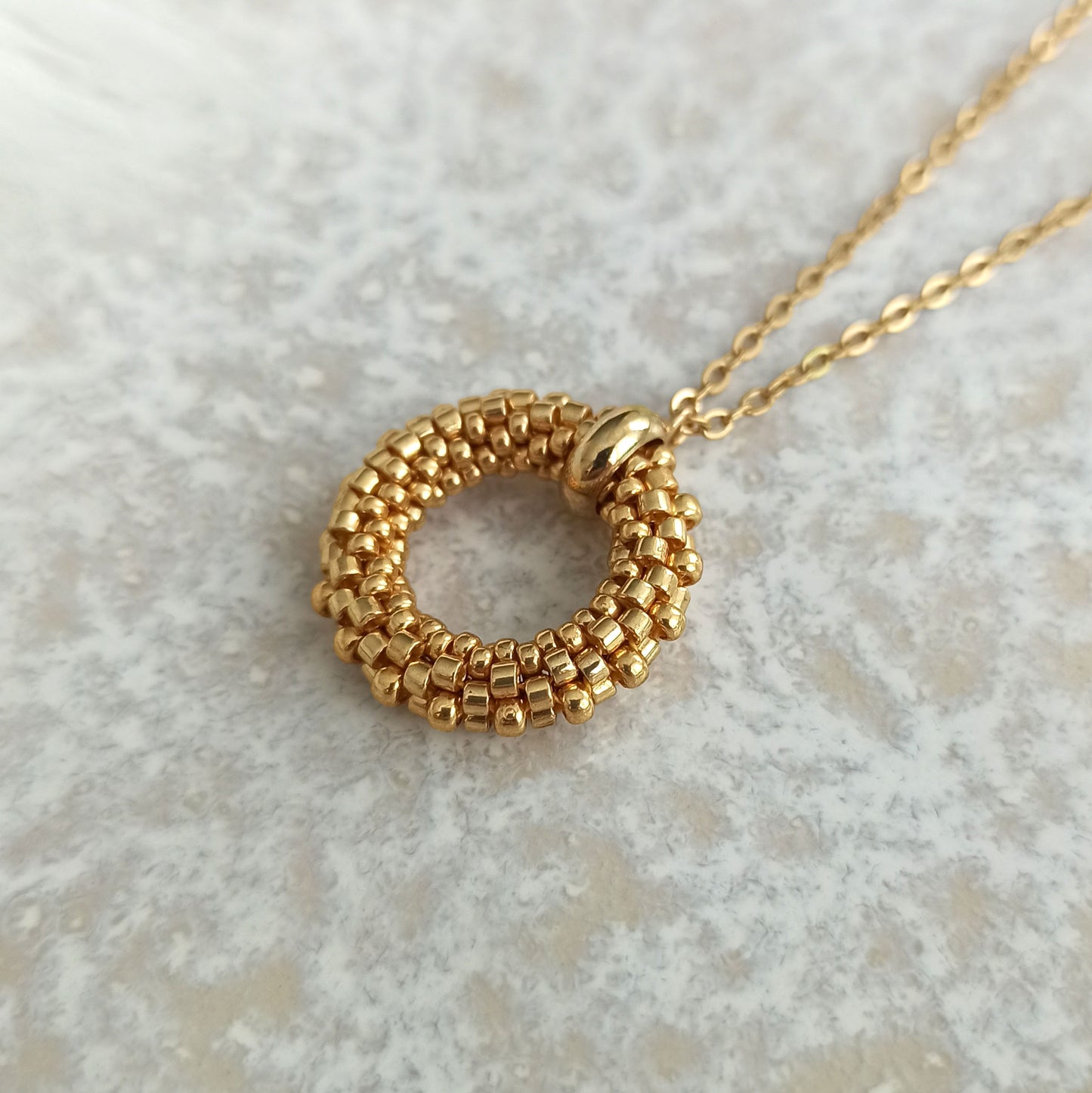 Gold pendant 19 mm