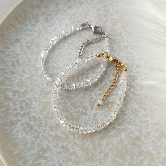 Náramek z křišťálových průhledných korálků