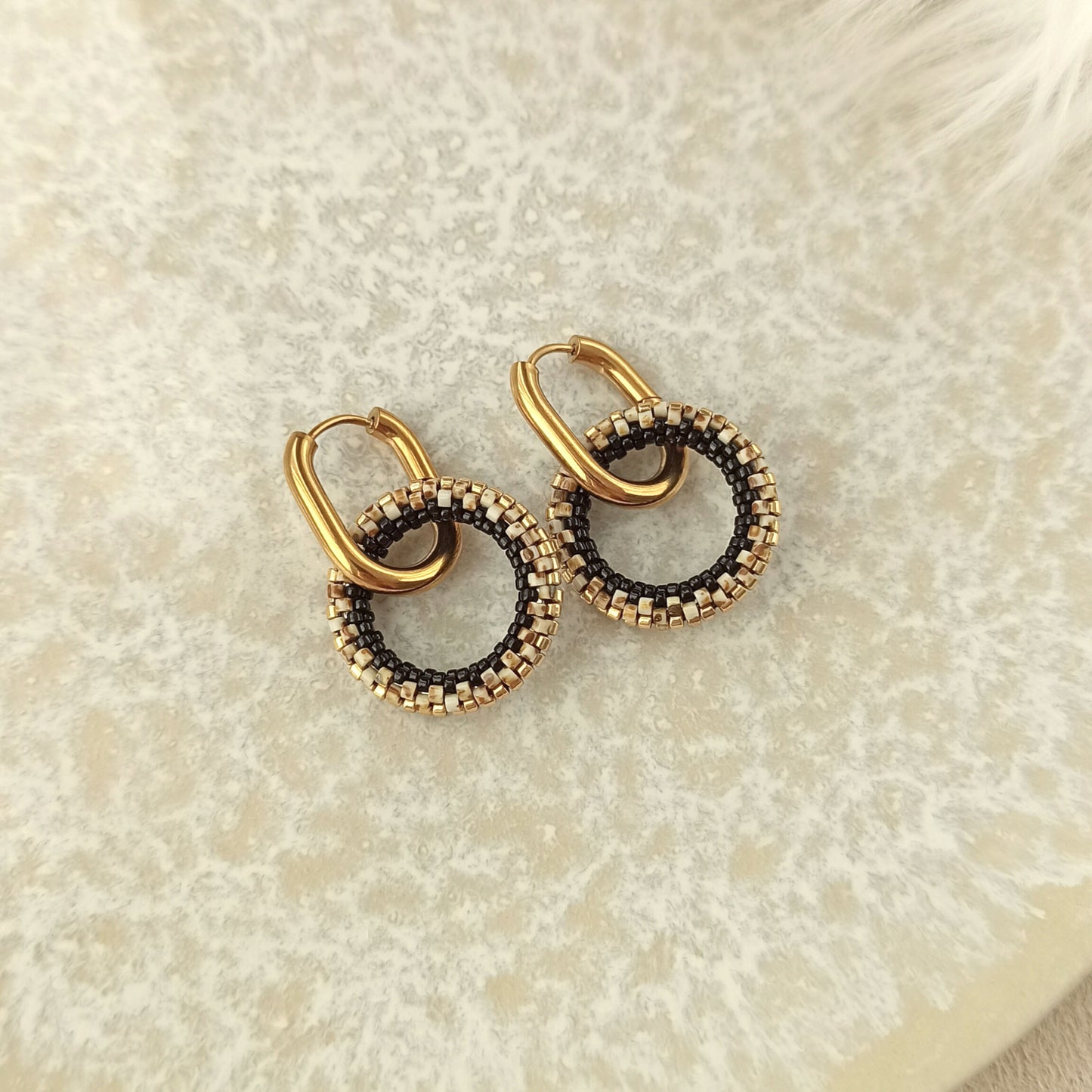 Náušnice v mramorovém stylu