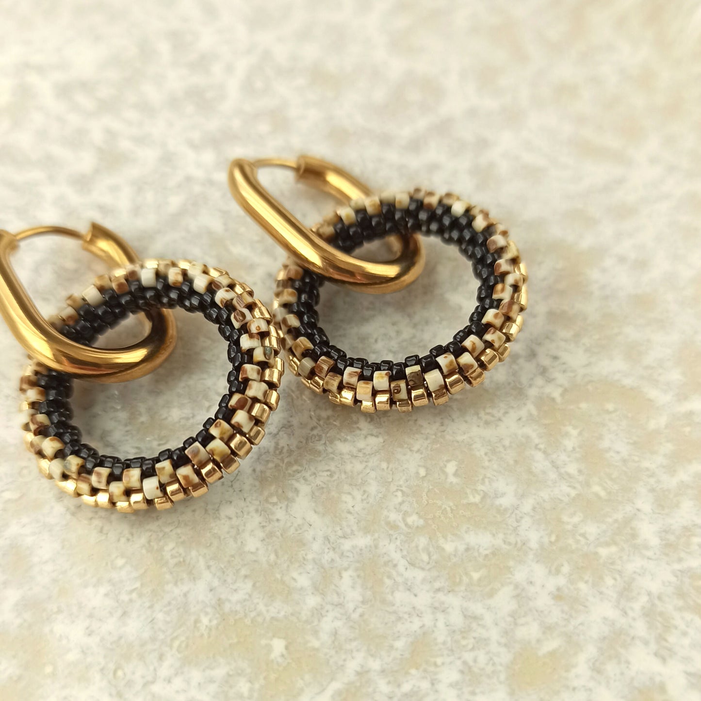 Náušnice v mramorovém stylu