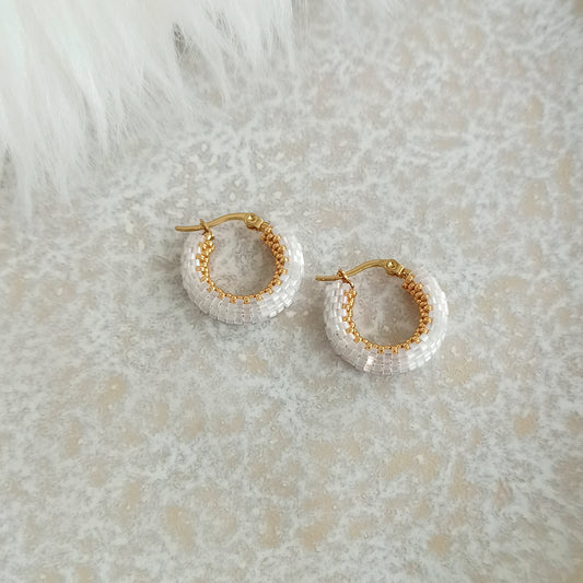 Náušnice Kongo v křišťálově bílé barvě se zlatem – 23 mm