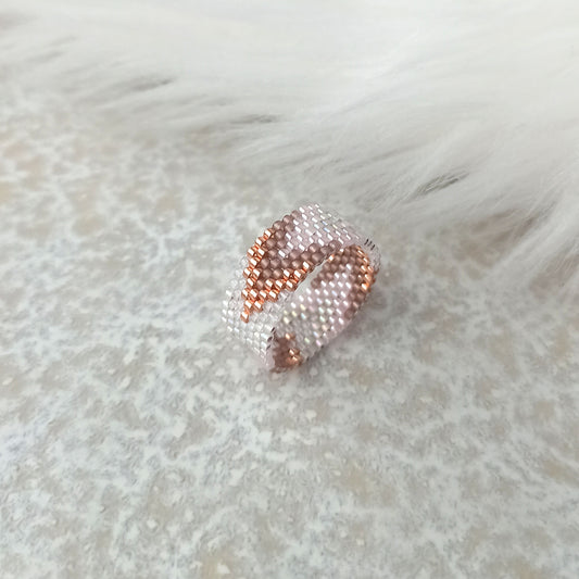 Jemný prstýnek s gradientem v růžovém zlatě